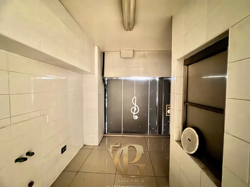 Local Comercial En Strip Center Patio La Dehesa