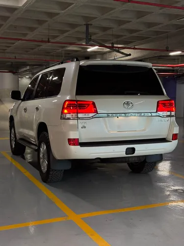 Toyota Land Cruiser 200 2021