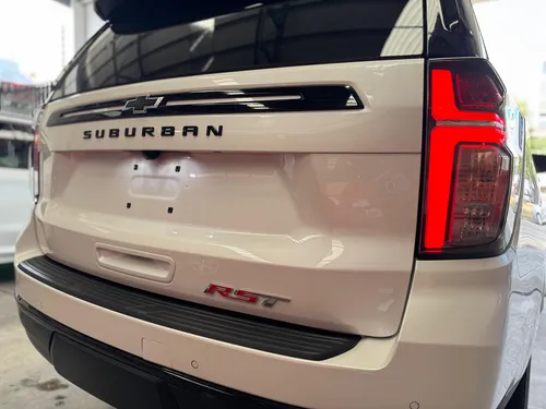 Chevrolet Suburban 5.3 Rst 4X4 At