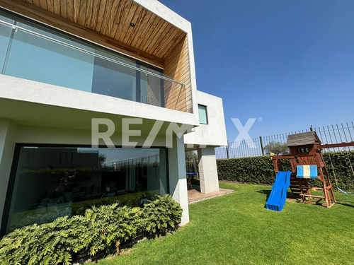 Casa En Renta En Fraccionamiento Campanario