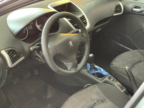 Peugeot 207 1.4 Xr Flex 5p - 2010/2011