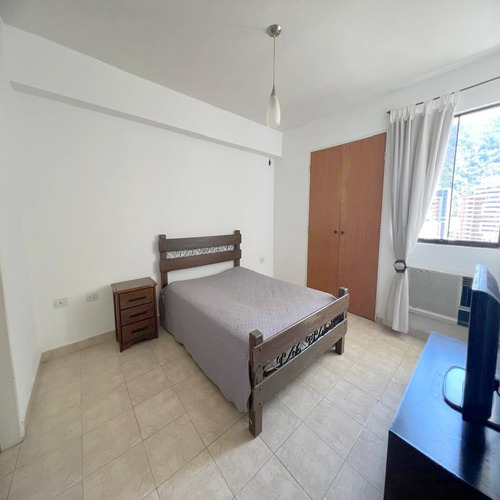 Apartamento En Valencia,la Trigaleña, Residencias Vahia Dorada. Ina-882 Tp