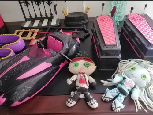 Monster High Draculaura Set Carro Circo Moto Cama Lagoona (Usado)
