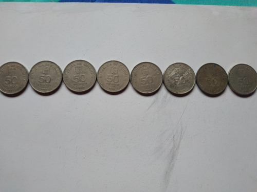 Moneda Antigua De Cincuenta Pesos Colombianos 
