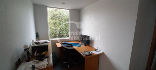 Cobres De Vitacura 136/240, 4 Dorm, 2 Baños, Servicios Dn
