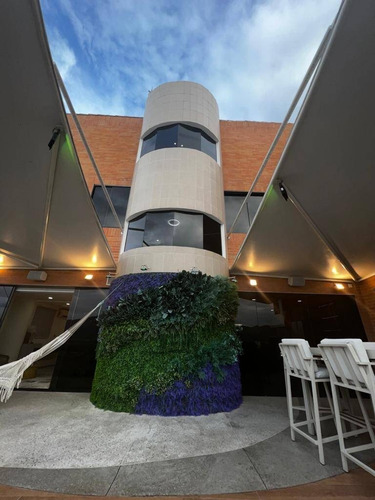 Imagen 4 de 12 de Vendo Hermoso Penthouse En Mañongo Totalmente Amoblado Y Equipado 411mts 14195 Andres Peña