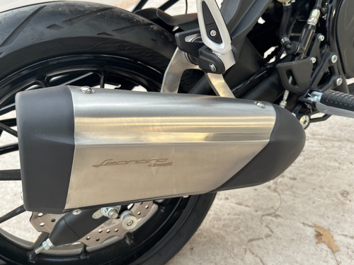 Imagen 16 de 19 de Benelli Leoncino 250