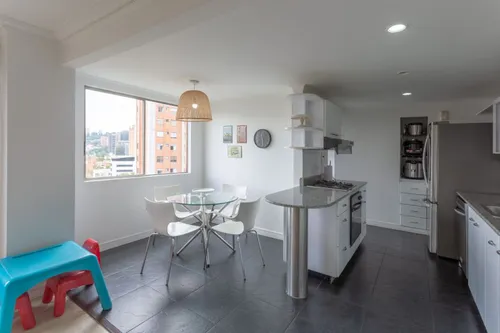 Apartamento En Venta En El Tesoro. Cod V15499