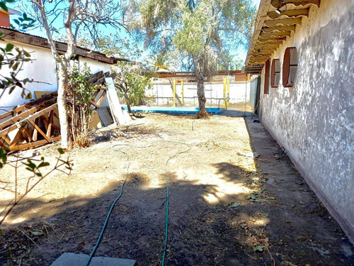 Casa En Venta De 3 Dorm. En La Cisterna