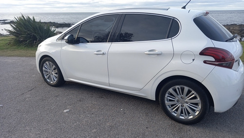 Peugeot 208 1.2 Turbo