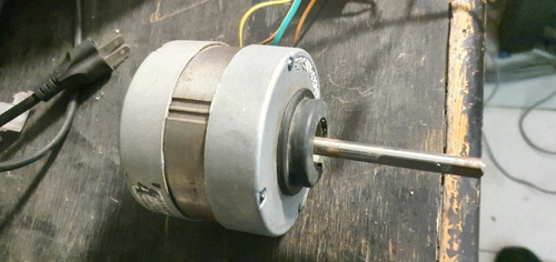Motor Minisplit Ic-8422LG 220v 60hz .20a,capacitor .9mf 400v (Usado)
