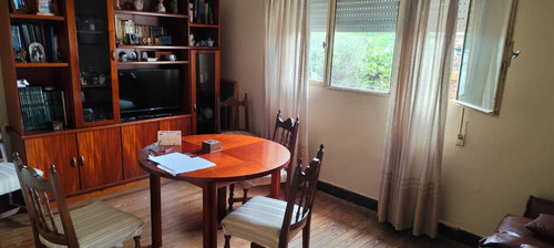 Av Italia Y Comercio Prox. Ph P. Alta , Buena Construcción , Pisos Pinotea, Puertas De Cedro, 75 M2 Edif + 58 M2 Terraza C/parrillero, Oportunidad !!!!