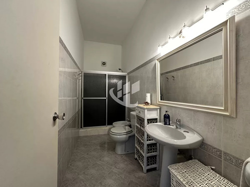 Casa Centrica En Mercedes Lista Para Ingresar, Con 1.000 M2 De Terreno