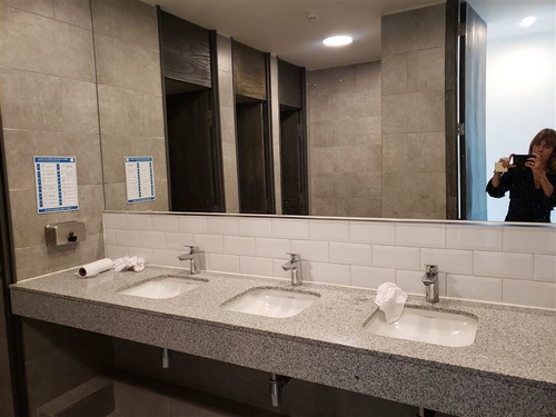 Oficina En Arriendo Habilitación Moderna