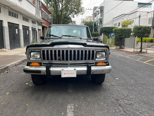 Jeep Grand Wagoneer