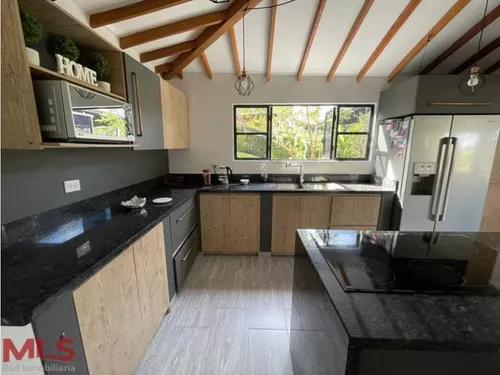 Encantadora Casa A 10 Min De Guatape(mls#239128)