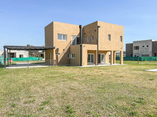 Imagen 25 de 28 de Casa En Alquiler - Barrio El Trébol - Haras De Santa María Escobar