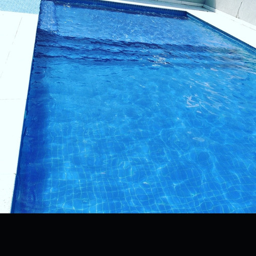 Imagem 1 de 2 de Limpeza De Piscinas