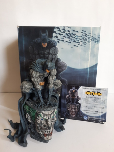 Escultura Figura Batman Sobre Joker Gárgola Kotobukiya Dc (Usado)