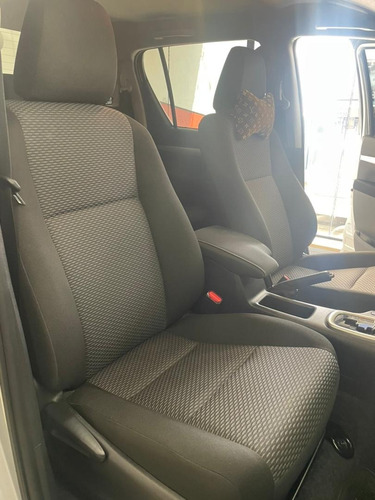 Imagen 12 de 14 de Toyota Hilux 4x4