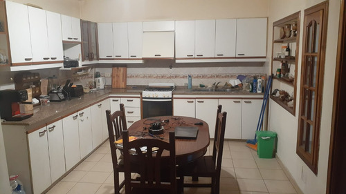 Casa Impecable Amplia 5 Ambientes En Ituzaingó Centro