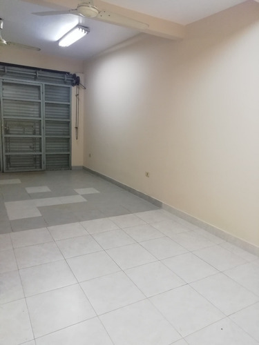 Imagen 12 de 14 de Alquilo Salón Comercial En La Av. Luque-san Loren