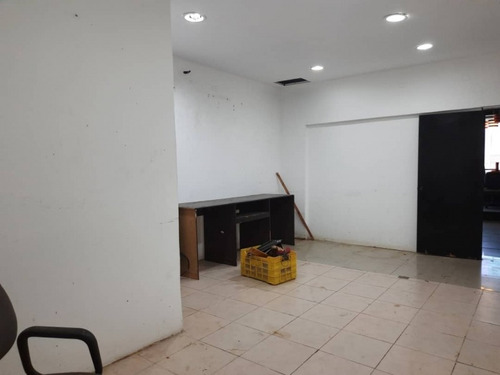 Imagen 4 de 5 de Local En Alquiler, C.c Punto Fijo Plaza. Santa Irene. Punto Fijo