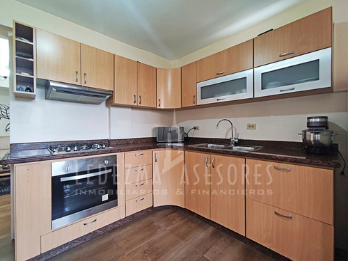 Imagen 8 de 13 de Ledezma Asesores Vende Apartamento En Plena Av. Nueva Granada, Ciudad Bolívar - Venezuela