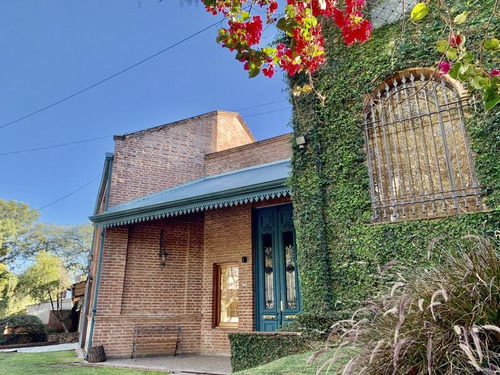 Imagen 4 de 30 de Casa En Venta En Barrio Jardín Espinosa. 3 Dormitorios. Quincho Y Pileta.