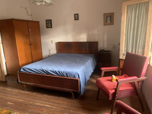 Casa Con Potencial En Palermo. 3 O 4 Dormitorios. Garaje.