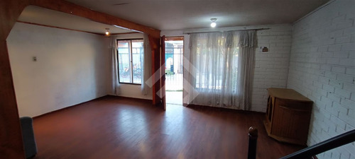 Casa En Venta De 3 Dorm. 2 Baños En Maipú