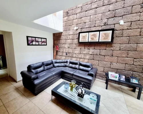 Bonita Casa Con Jardin, Fracc. Lomas De Tzompantle, Cuernavaca Morelos