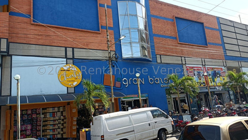 Julio Latouche 24-21922 Local Comercial En Venta Centro Comercial Gran Bazar Centro De Valencia.