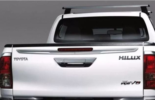 Aplique Cromado Tampa Traseira Asa Nova Hilux 2019 2020 2021
