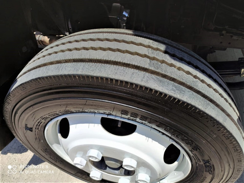 Imagen 8 de 14 de Isuzu Elf 600 K 2017 6 Toneladas