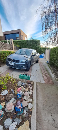Casa En Arriendo De 4 Dorm. En Lomas De Montemar Concón