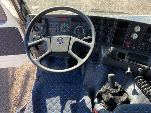 Imagem 6 de 13 de Scania P 93 250 6x2 1997 Trucado Com Carroceria Carga Seca