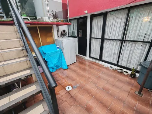 Casa Sola Con Departamento Independiente A Un Costado De Uvm Coyoacán