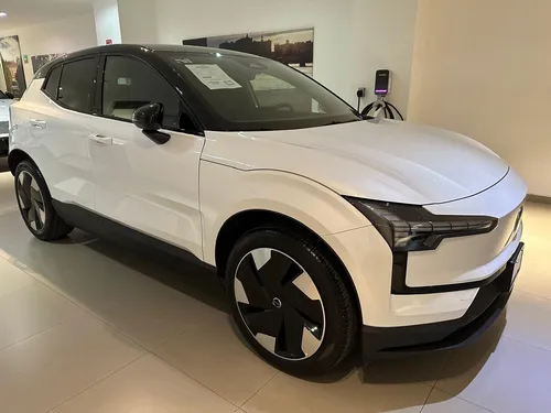 Volvo Ex30 2025
