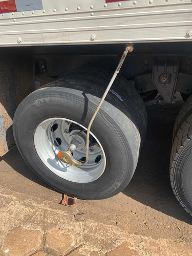 Imagem 10 de 15 de Volvo Vm 260