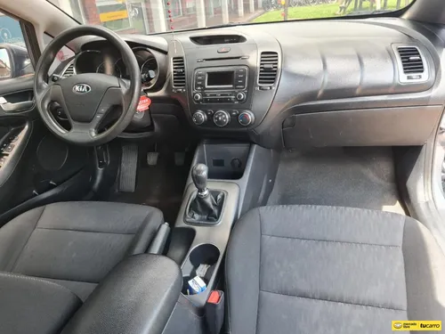 Kia Cerato Pro 1.6cc Mt Aa 4x2