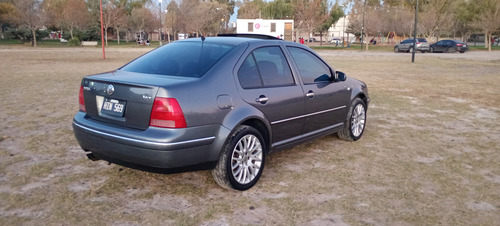 Volkswagen Bora 1.8 Highline T 180cv Cuero