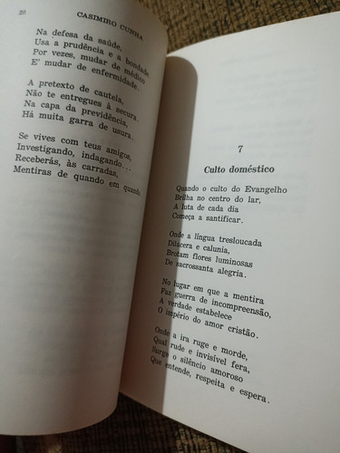 Livro Gotas De Luz , Francisco Cândido Xavier - 8 I