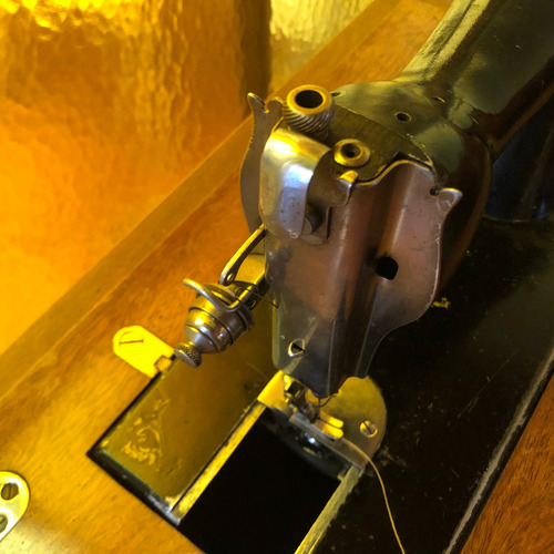 Máquina De Coser Antigua Marca Godeco Marrón Claro (Usado)