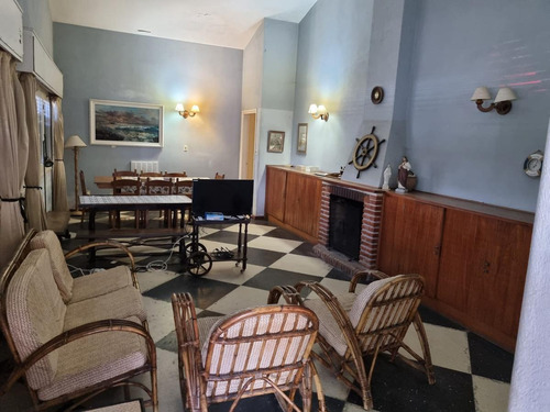 Imagen 15 de 21 de Local, 27 Esq 18 , Gran Casa Esquina Ideal Para Gastronómico O Rubro Con Gran Visibilidad !!