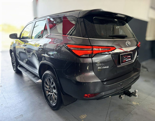 Toyota Hilux SW4 Hilux SW4 SRX 4x4 2.8 TDI 16V Dies. Aut.