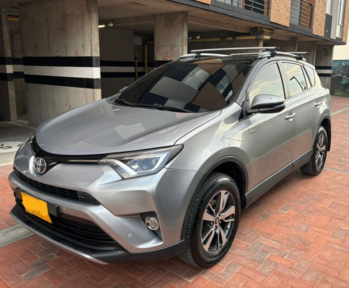 Toyota RAV4 2.0 Street