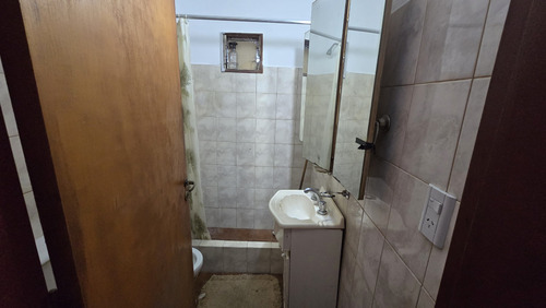 Casa 3 Ambientes Con Patio Y Cochera Cubierta Sobre Carmen Puch Esquina Adolfo Alsina