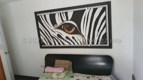 Imagen 5 de 20 de En Venta Town House En La Boyera - Mls #22-13955 - Karina Sanchez 04143355086