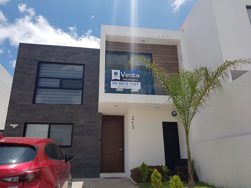 Imagen 1 de 30 de Venta Espectacular Casa En Cumbres Del Lago!
